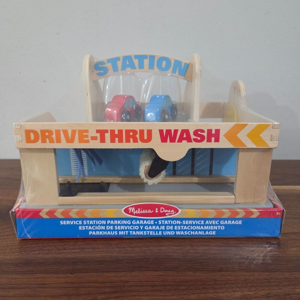 Melissa & Doug Service Station Parking Garage Car Wash Wood Toy 2 Wooden Cars
